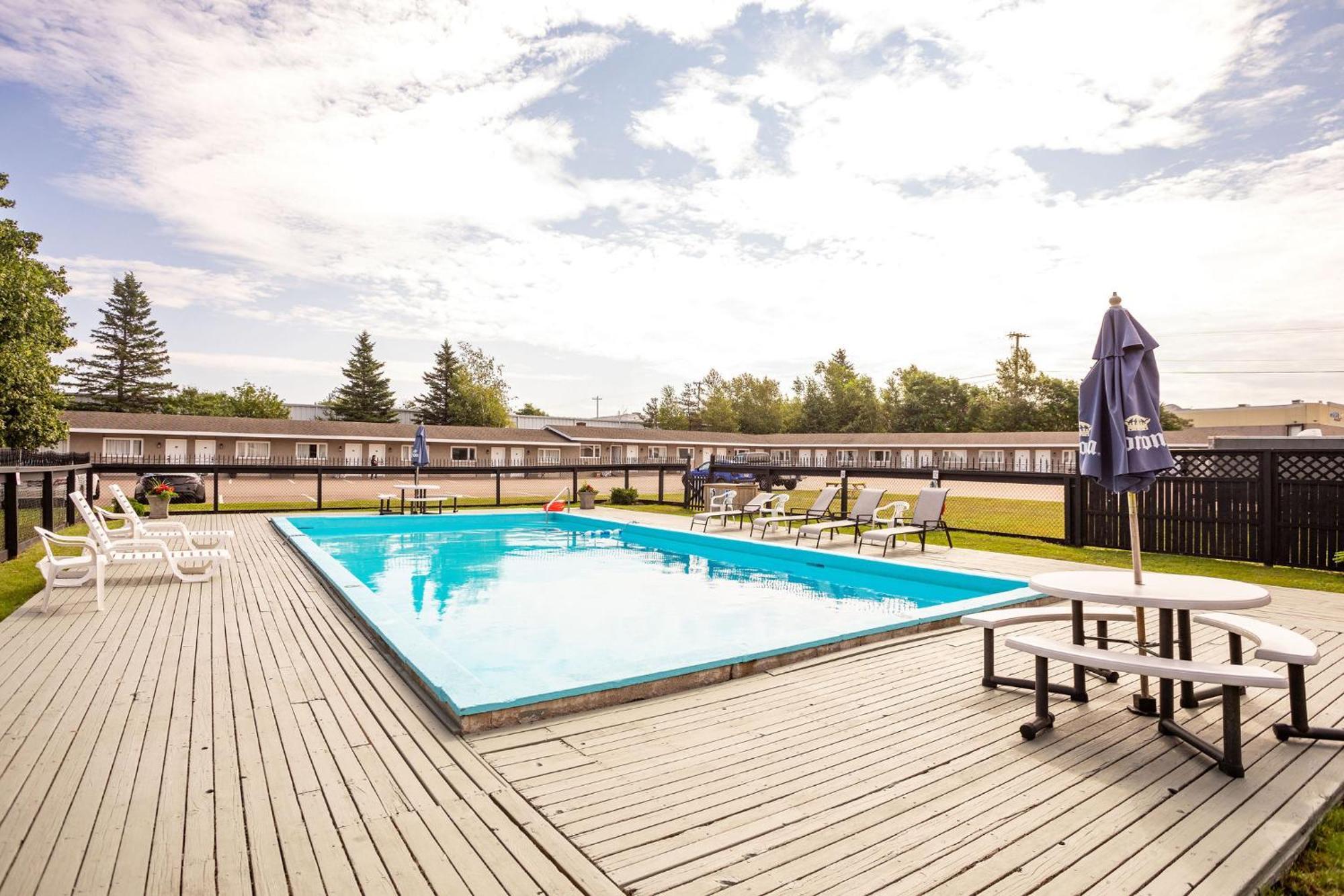 Canadas Best Value Inn & Suites-Charlottetown Exterior foto